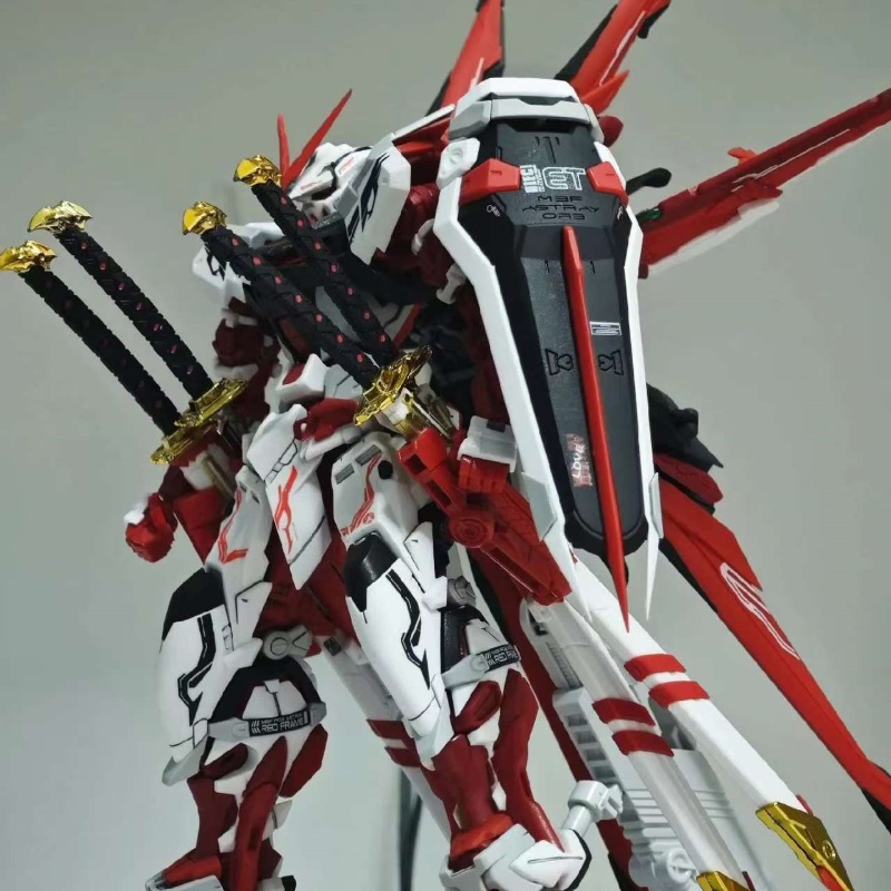 Model Kit Tristan - Astray Red Frame Model-58 1/144 SEED